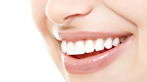 عوارض لاک سفید کننده دندان